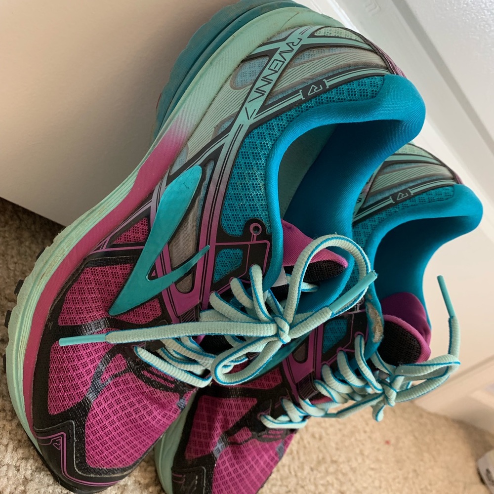 Womens Brooks Ravenna 7’s